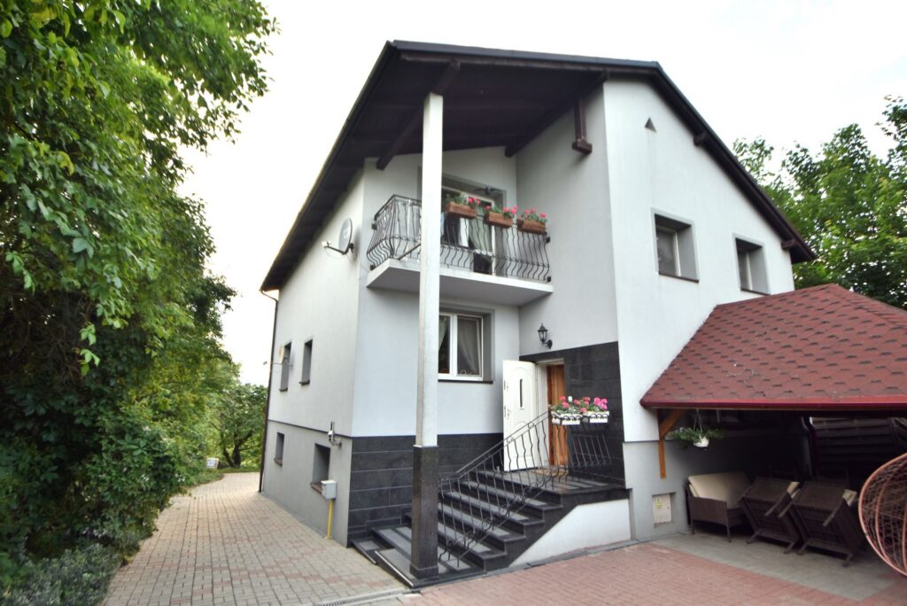 Dom Smołdzino Kartuskie, ul. Jeziorna – 253 m², 4 pok.