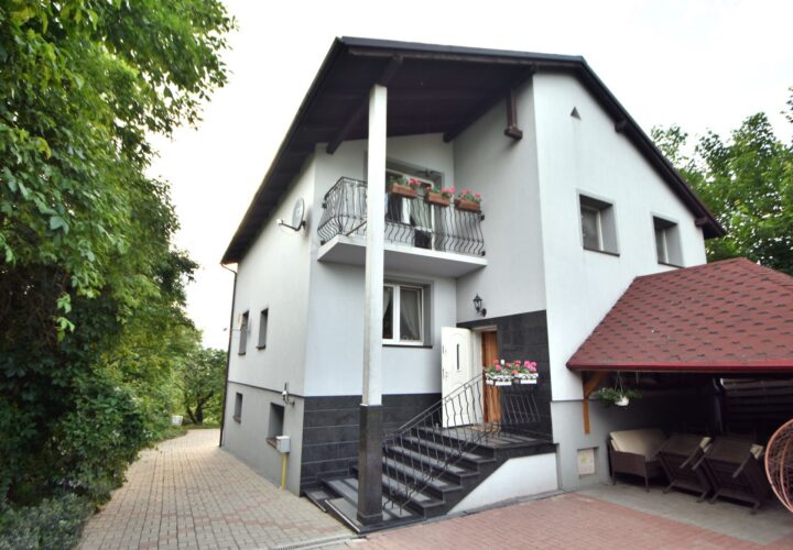 Dom Smołdzino Kartuskie, ul. Jeziorna – 253 m², 4 pok.
