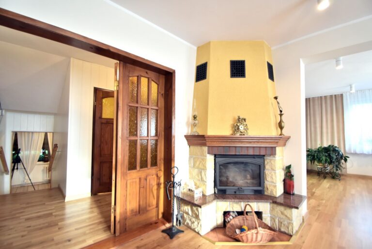 Dom Smołdzino Kartuskie, ul. Jeziorna – 253 m², 4 pok.