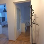 Słoneczne dwupokojowe mieszkanie w doskonałej lokalizacji -44 m2 – dwa niezależne pokoje.