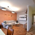 Duże 3 pokojowe, bardzo wygodne, słoneczne z wyposażeniem.