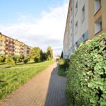 Słoneczne dwupokojowe mieszkanie w doskonałej lokalizacji -44 m2 – dwa niezależne pokoje.